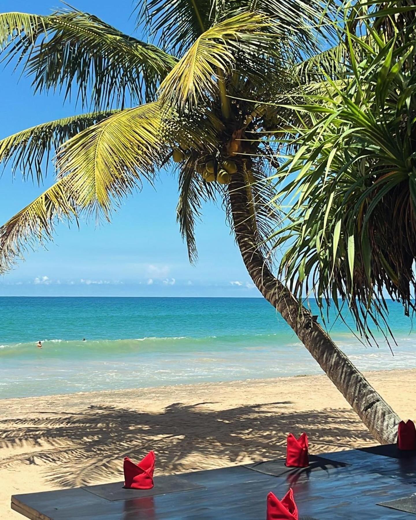 Beach Club Apartments Induruwa Bagian luar foto