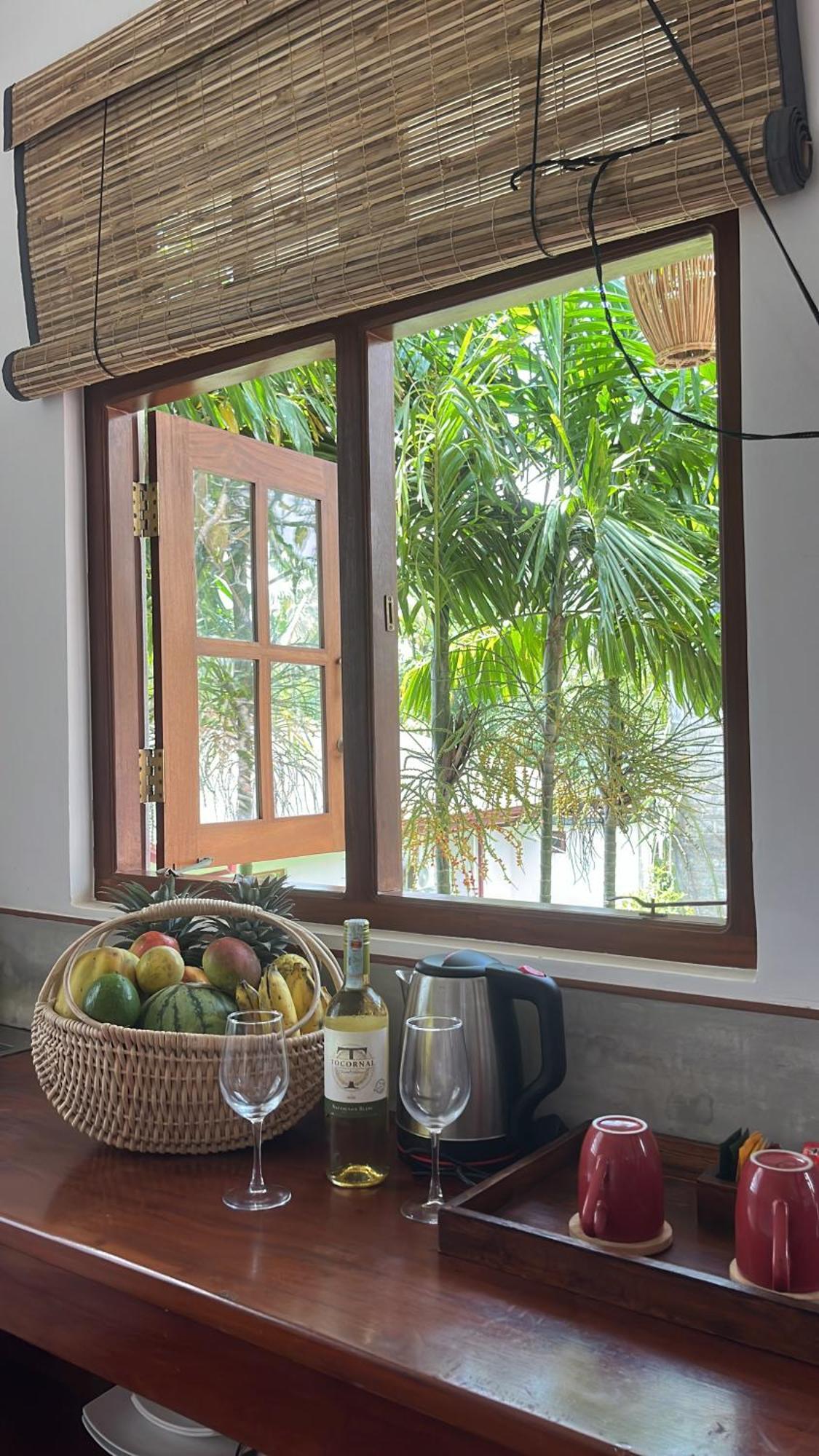 Beach Club Apartments Induruwa Bagian luar foto
